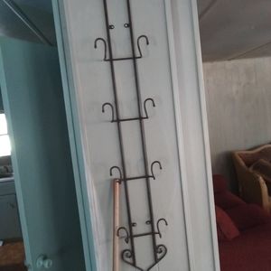 Wall mount for collectable plates